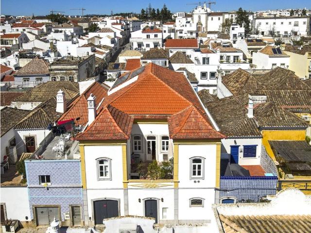 Palacete T7 início séc. Xx no centro de Tavira 0m² Tavira Santiago