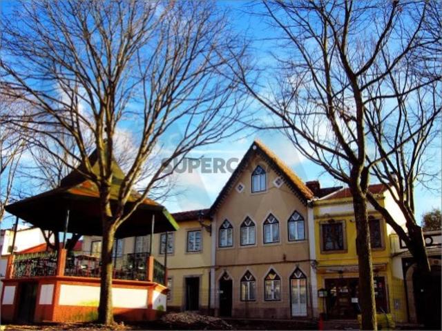 Palacete Histórico a 5 min a pé do Metro Junto ao Hospital da Luz, Colombo e Colégio Militar