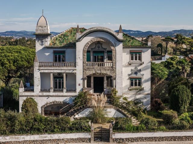 Palacete com 5 Quartos no Coração de Sintra