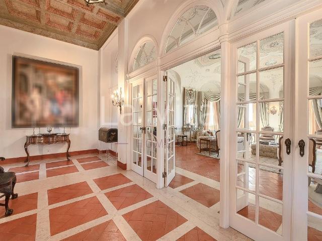 Palacete do Sec. Xix, 'Casa Italiana', no centro Histórico d. 1105m² Sintra Santa Maria E São Miguel