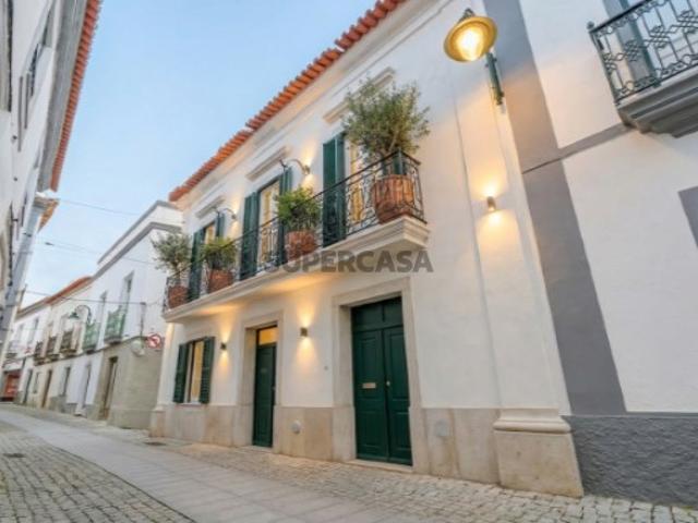Palacete no Centro Histórico de Serpa com mais de 500 m2