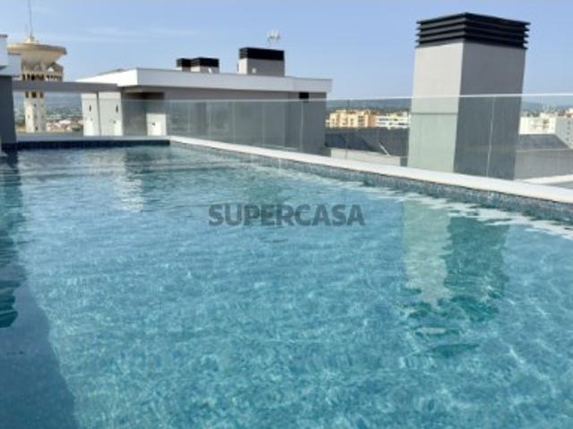 Palácio BR Avenida com piscina na cobertura e ampla varanda de 29m2, Faro, Algarve