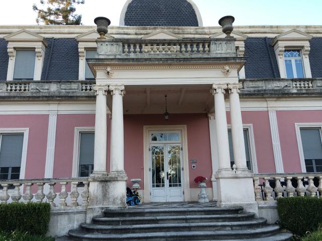 Palácio com Jardim Botânico / Palace with a Botanic Garden 664m² Assunção