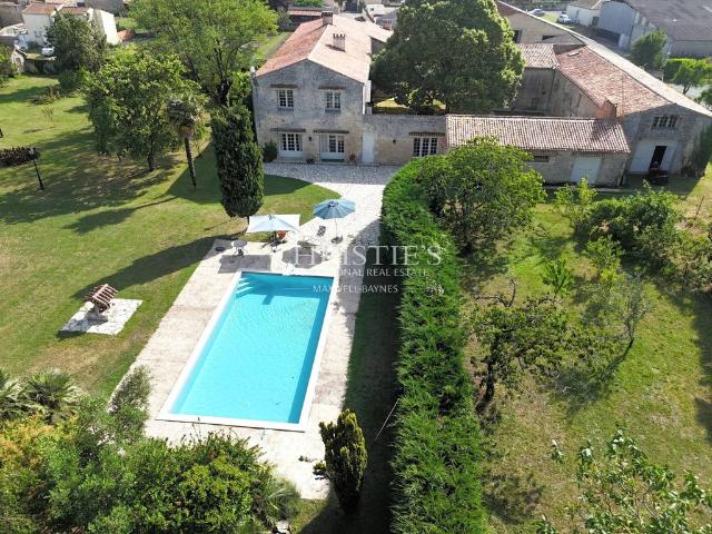 Palais de 515 m² en vente Nieulle sur Seudre, Nouvelle Aquitaine