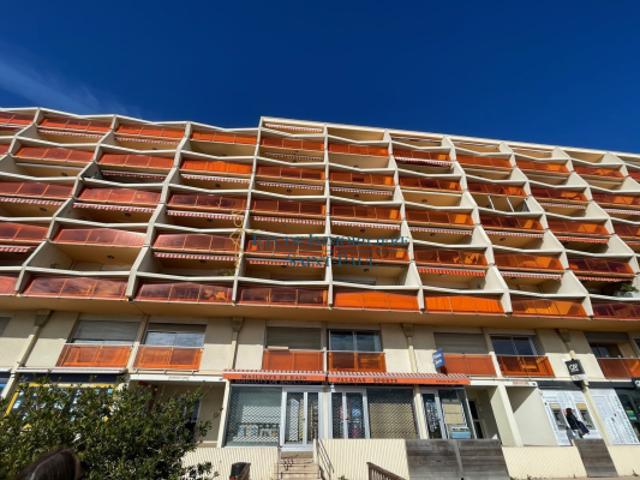 PALAVAS T2 bis Meublé FACE A LA MER