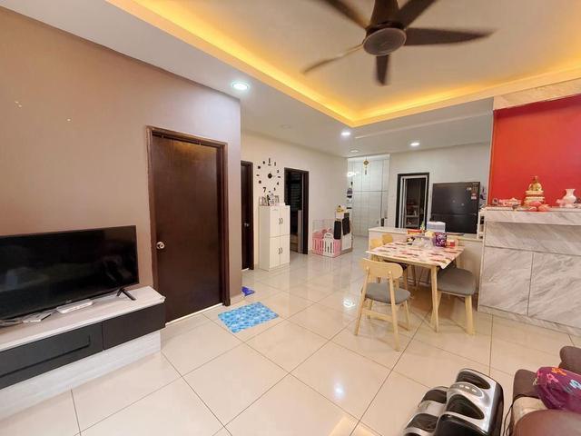 Palazio Mount Austin 3 bedrooms renovated 2 car park view n offer