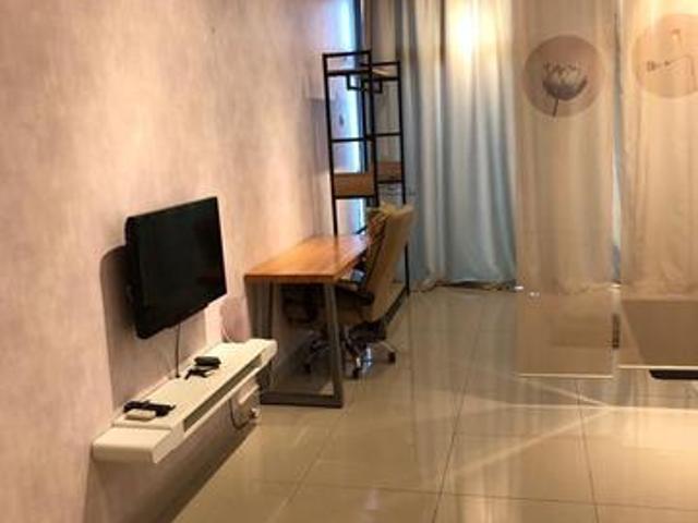 Palazio Mount Austin Studio Renovated Full Loan Furnished Good Condi