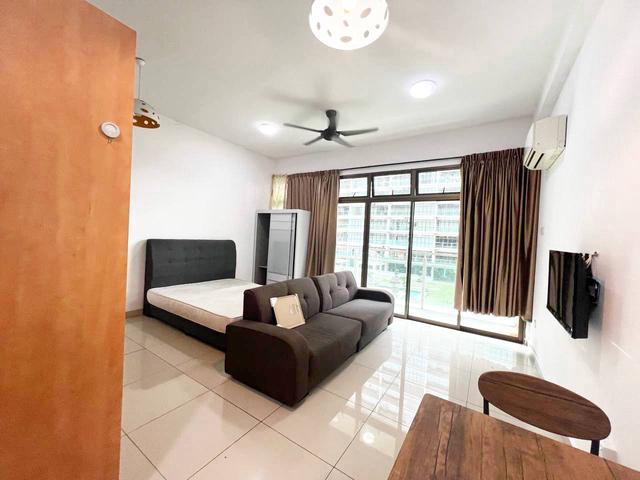 Palazio Mount Austin Studio Renovated Unit Good Condition