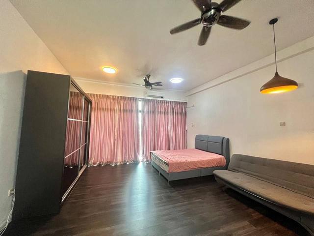 Palazio Apartment Mount Austin Studio partial furnished gng