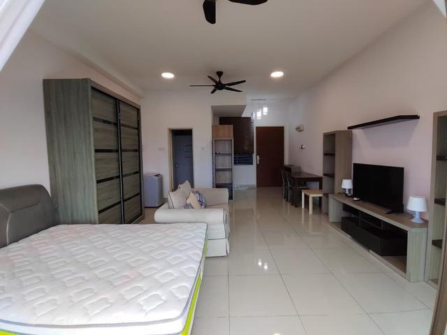 Palazio apartment studio Mount Austin with balcony full loan