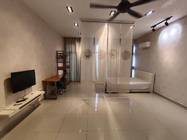 Palazio Studio Fully Furnished Nearby Toppen