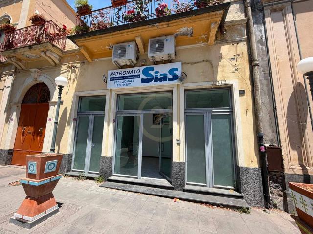 Palazzina commerciale in affitto a Belpasso