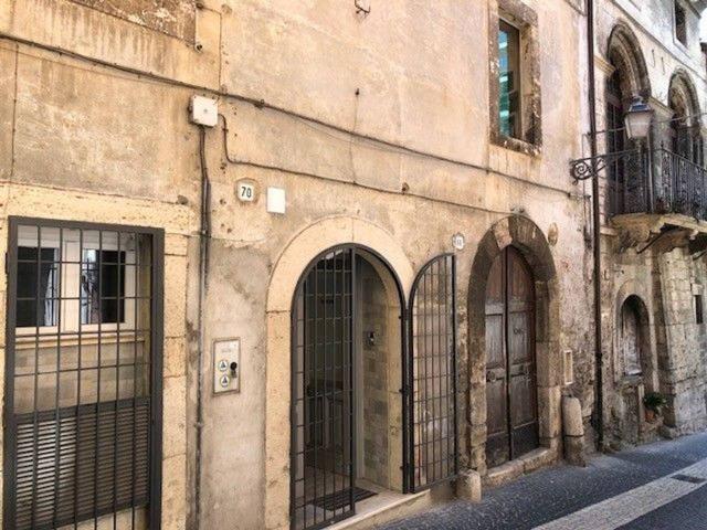 Palazzina commerciale in affitto a Ferentino