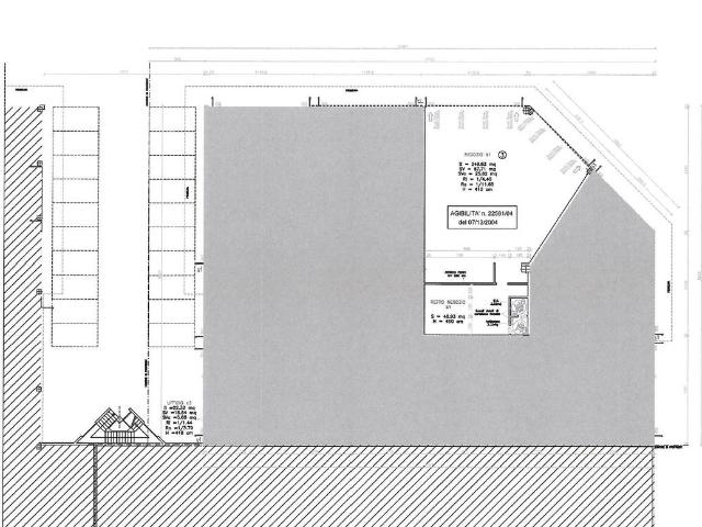 Palazzina commerciale in affitto a Reggio Emilia