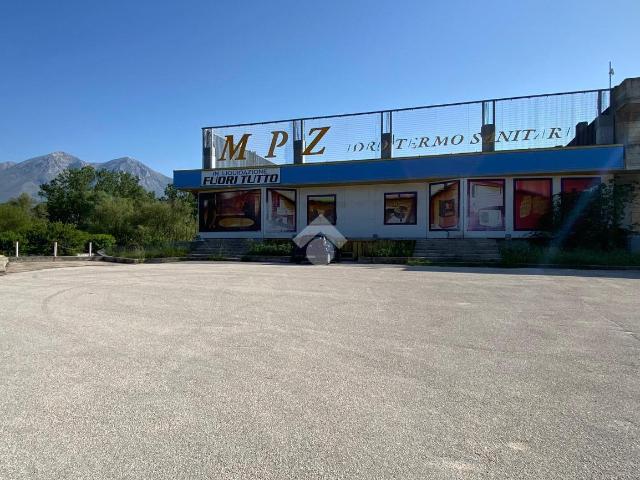 Palazzina commerciale in affitto a Scurcola Marsicana