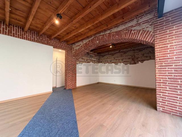 Palazzina commerciale in affitto a Vicenza
