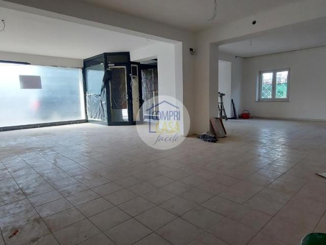 Palazzina commerciale in affitto a Zevio