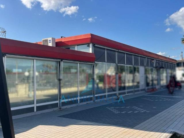 Palazzina commerciale in vendita a Marigliano