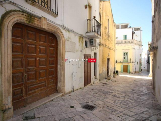 Palazzina commerciale in vendita a Martina Franca