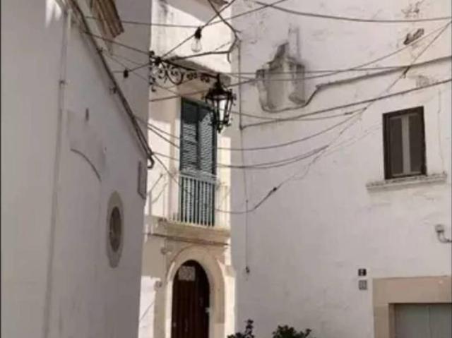 Palazzina commerciale in vendita a Martina Franca