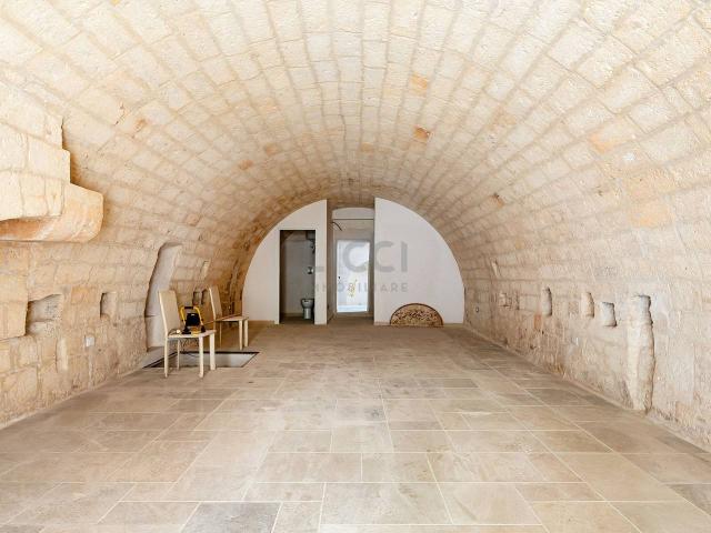 Palazzina commerciale in vendita a Monopoli