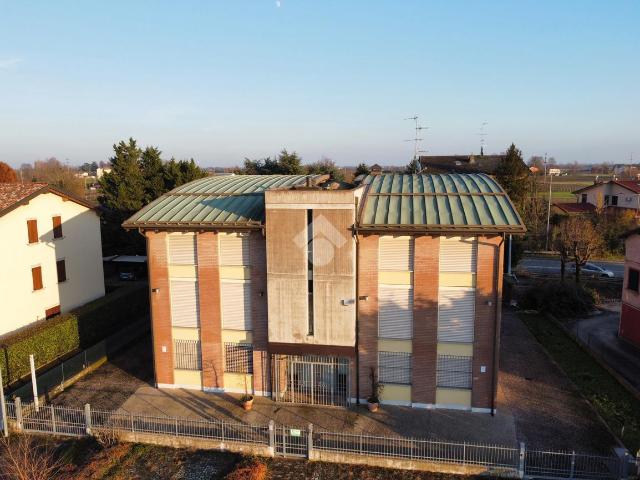Palazzina commerciale in vendita a Bagnolo In Piano