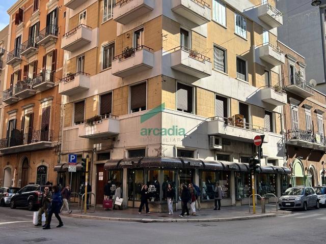 Palazzina commerciale in vendita a Bari