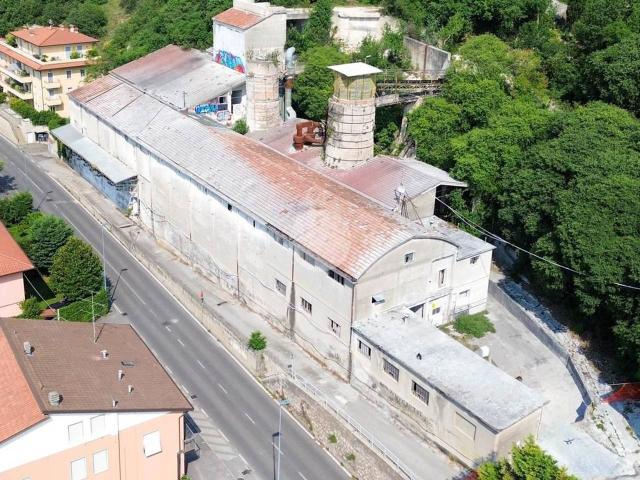 Palazzina commerciale in vendita a Brescia