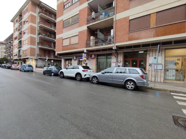Palazzina commerciale in vendita a Caserta