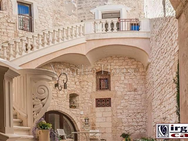 Palazzina commerciale in vendita a Carovigno