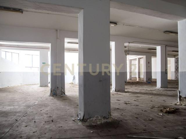 Palazzina commerciale in vendita a Catania