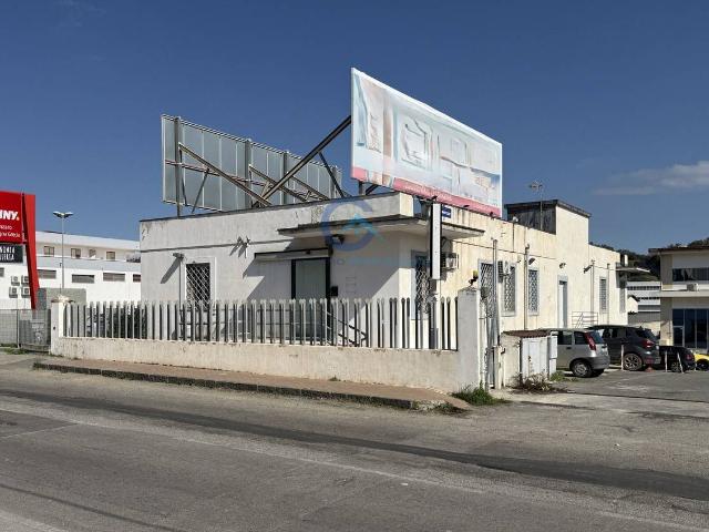 Palazzina commerciale in vendita a Catanzaro