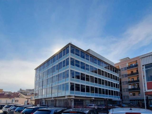 Palazzina commerciale in vendita a Catanzaro
