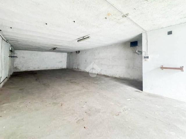 Palazzina commerciale in vendita a Chiari