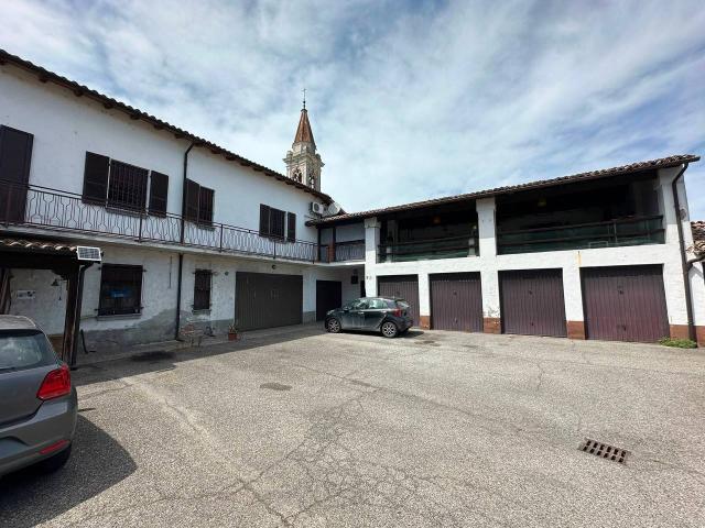 Palazzina commerciale in vendita a Cortemaggiore