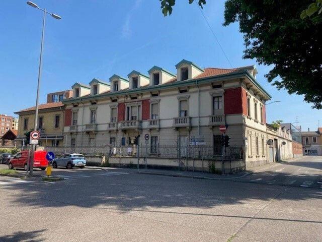 Palazzina commerciale in vendita a Gallarate