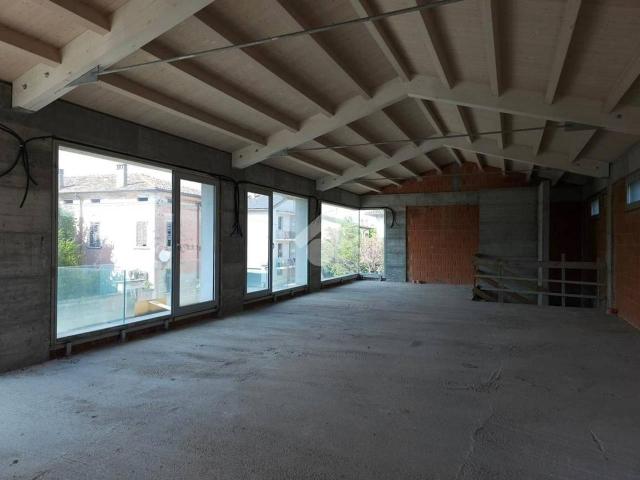 Palazzina commerciale in vendita a Gazoldo Degli Ippoliti