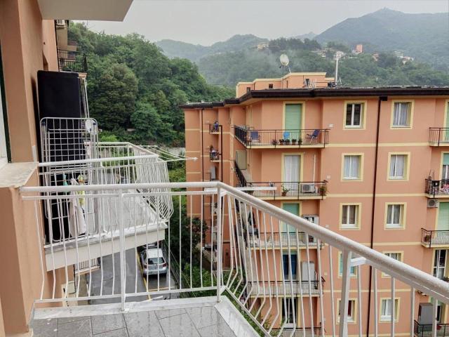 Palazzina commerciale in vendita a Genova