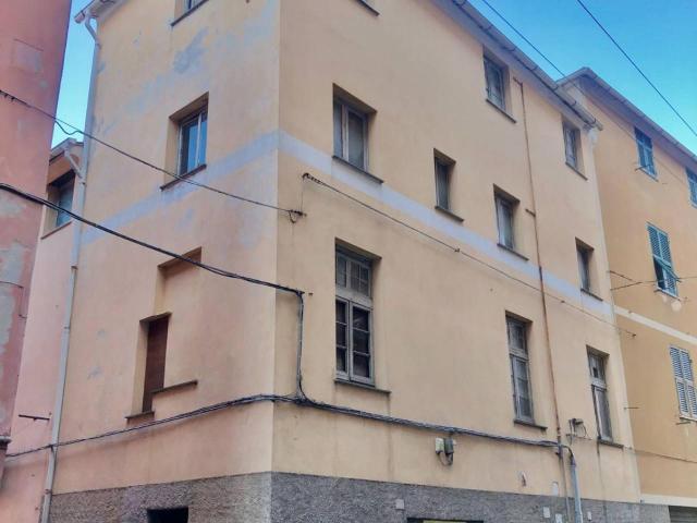 Palazzina commerciale in vendita a Genova