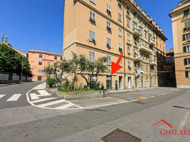 Palazzina commerciale in vendita a Genova