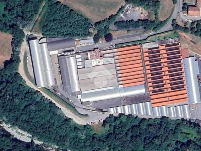 Palazzina commerciale in vendita a Giaveno