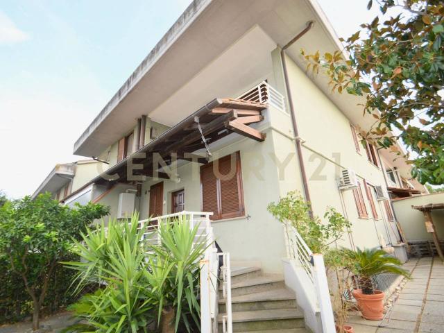 Palazzina commerciale in vendita a Grosseto