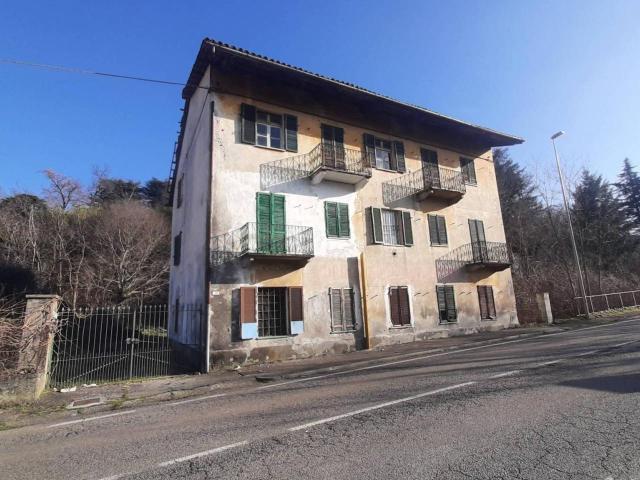 Palazzina commerciale in vendita a Ivrea
