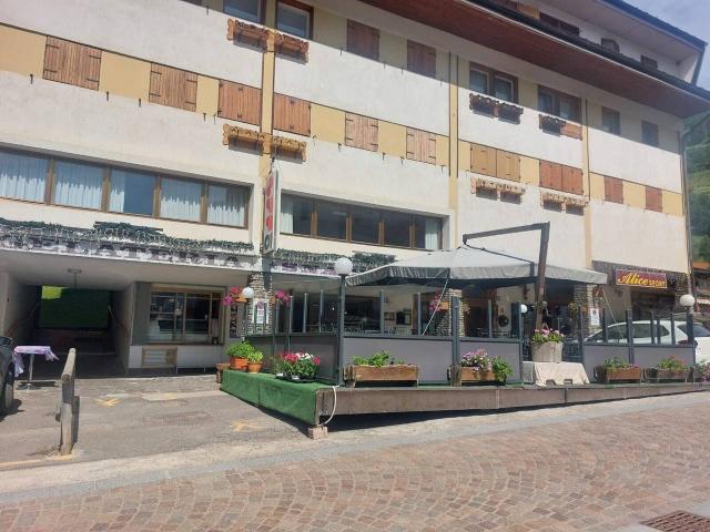 Palazzina commerciale in vendita a Peio