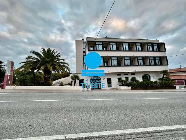Palazzina commerciale in vendita a Pesaro
