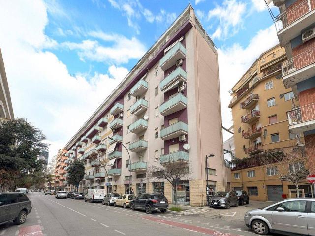 Palazzina commerciale in vendita a Pescara