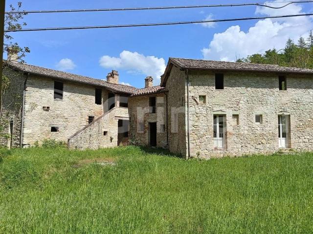 Palazzina commerciale in vendita a Perugia