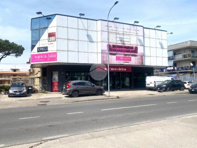 Palazzina commerciale in vendita a Quarto