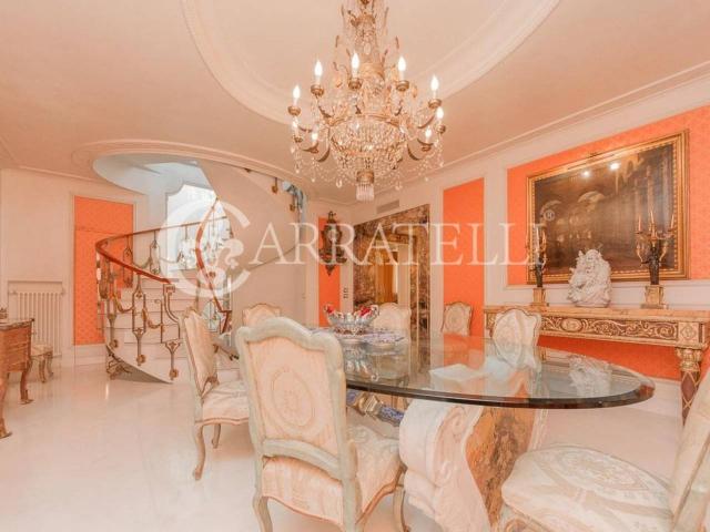 Palazzina commerciale in vendita a Roma