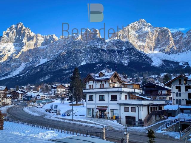Palazzina commerciale in vendita a San Vito Di Cadore